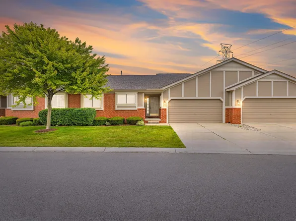 42285 Aspen Ct, Clinton Township, MI 48038