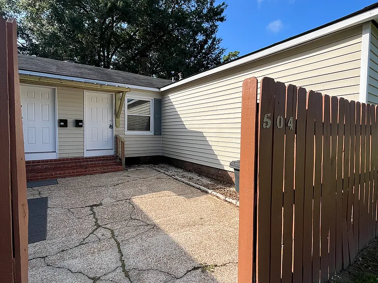 504 Kirk St — Photo 2