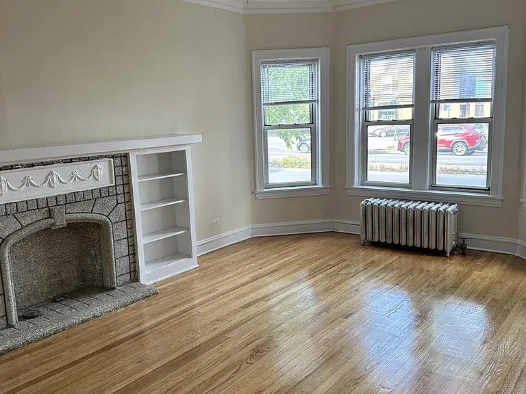 5982 N Ridge Ave #1 — Photo 2