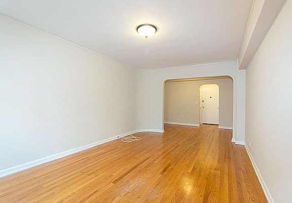3rd image of 55 W 92nd St APT 4B