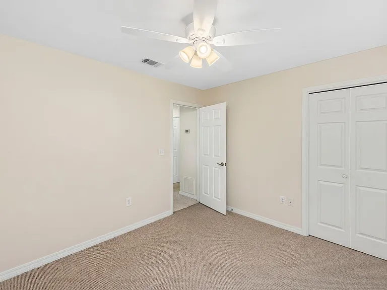 305 Parkwood Pl — Photo 23