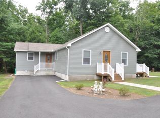 131 Alger Ave, Tannersville, PA 18372