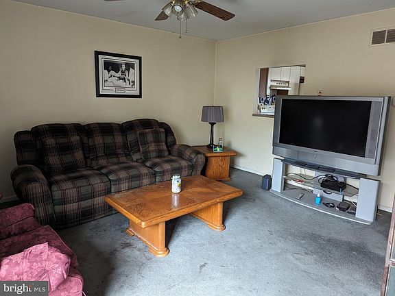 2nd image of 314 Meeting House Ln