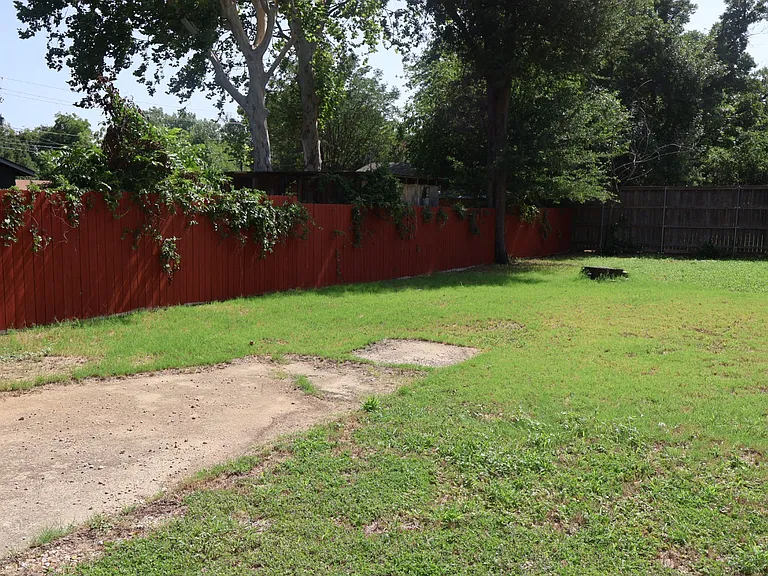 1205 S Davis Dr — Photo 10