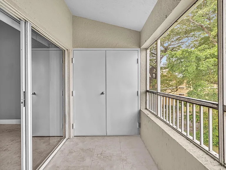 2881 N Oakland Forest Dr #307 — Photo 16