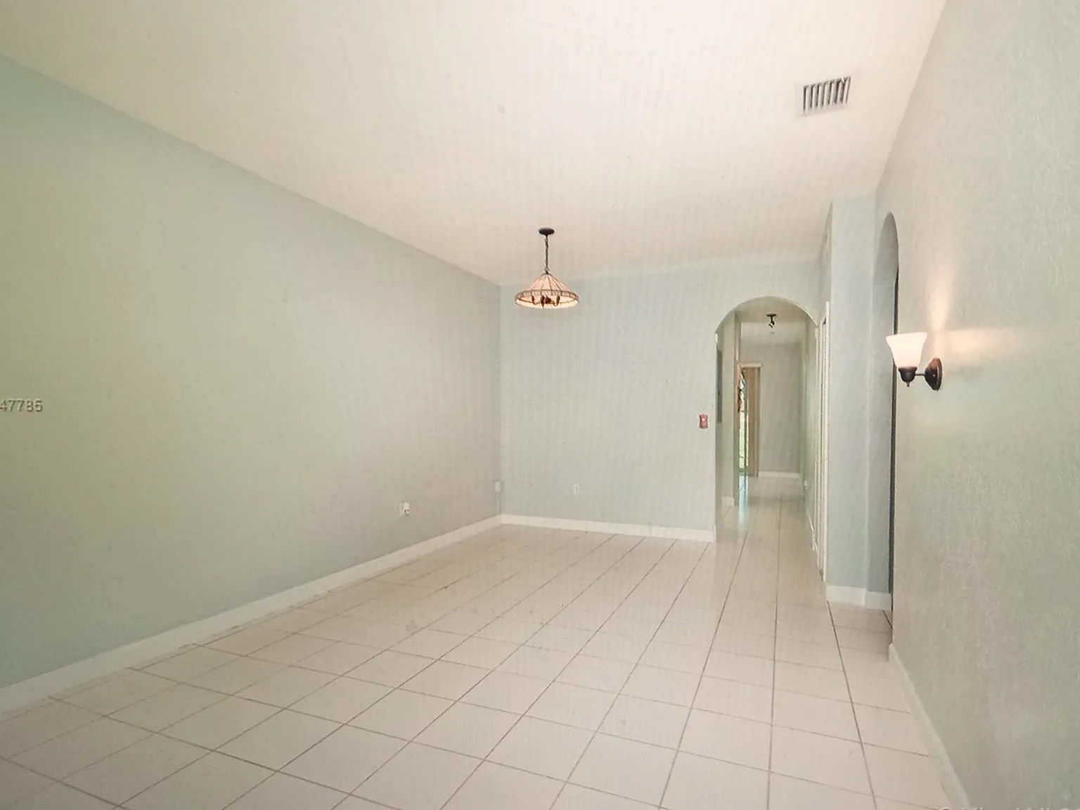 3 bed, 1086 sqft, $3,400 — Photo 2