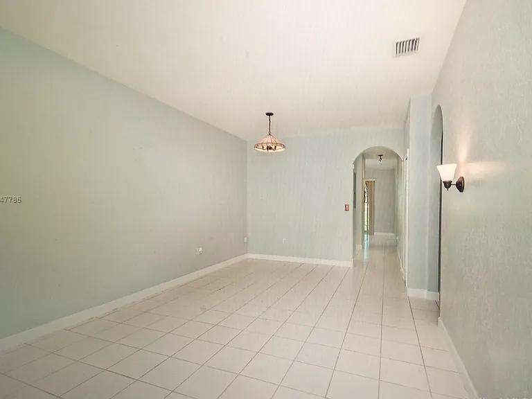 17820 NW 73rd Ave #202 — Photo 2