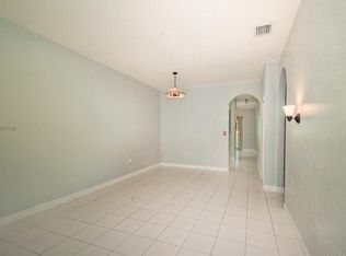 17800 NW 73rd Ave APT 100, Hialeah, FL 33015