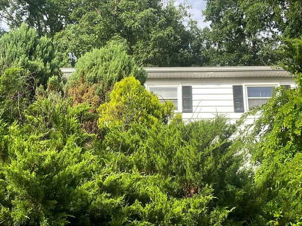 808 New River Dr, Beckley, WV 25801