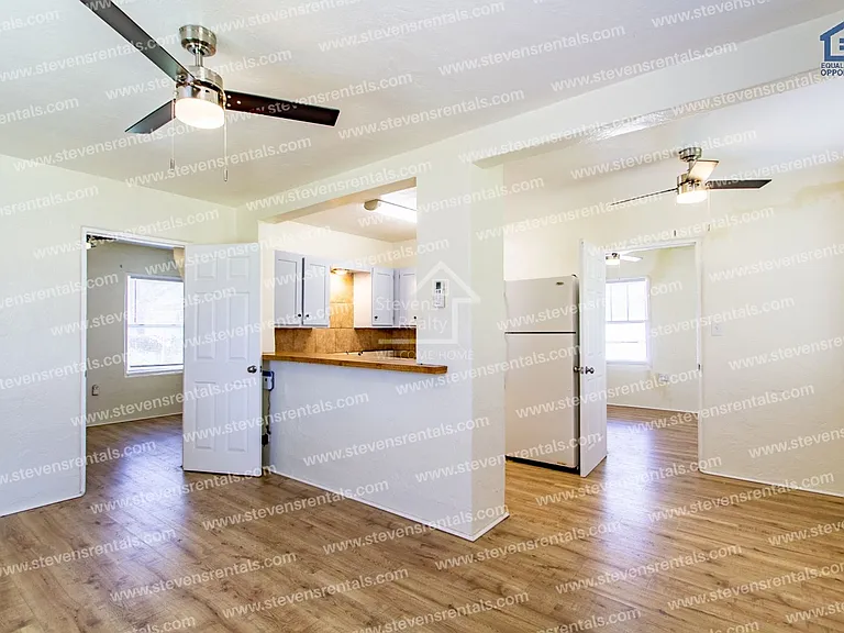 1308 NW Williams Ave — Photo 4
