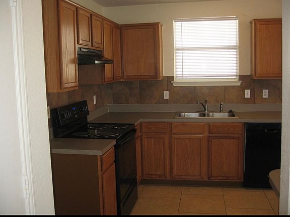 2nd image of 1605 Whispering Cove Trl