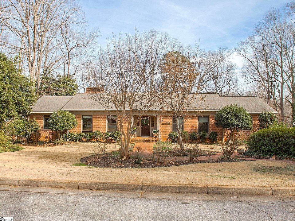 1st image of 108 Lakecrest Dr