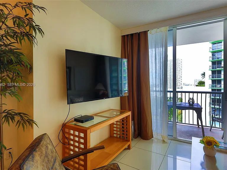 1750 N Bayshore Dr #1711 — Photo 26