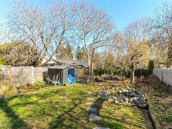 3rd image of 1709 Fernwood Rd