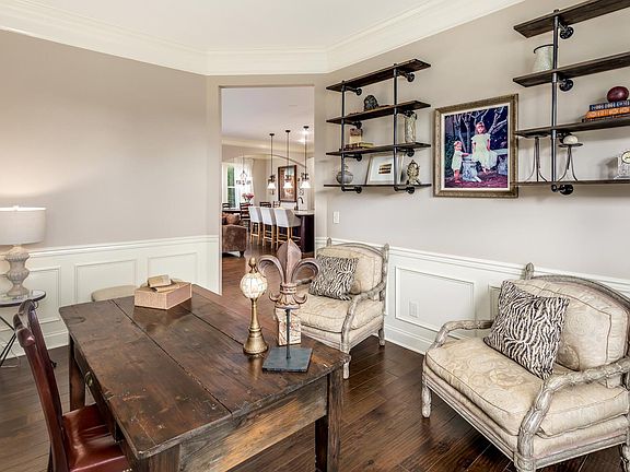 4th image of 454 Victorian Park Cir