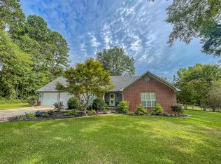 1270 Hickman Rd, Camden, AR 71701