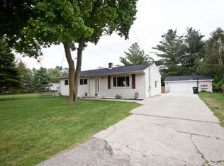 170 S 7th St, Cedar Springs, MI 49319
