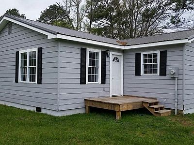 5th image of 3214 Bates Dr