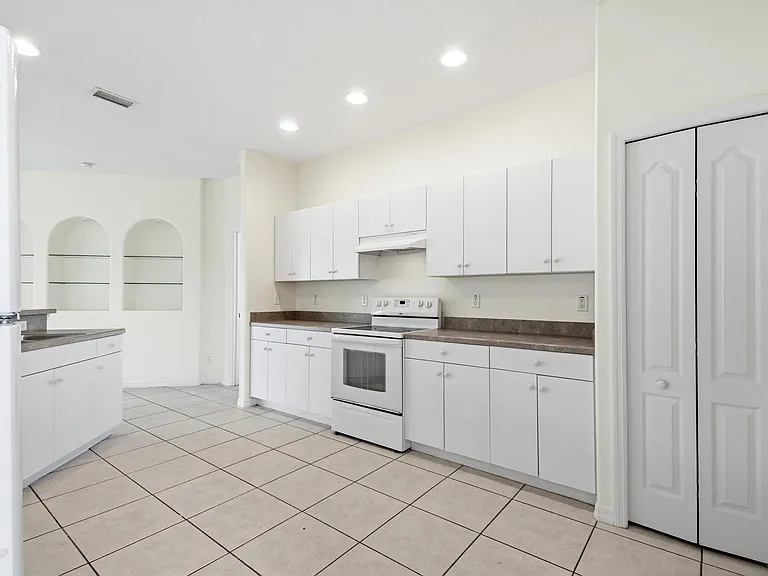 29 E Diamond Dr — Photo 4