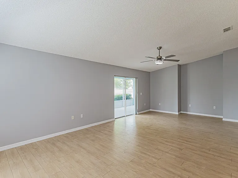 1733 La Maderia Dr SW — Photo 10