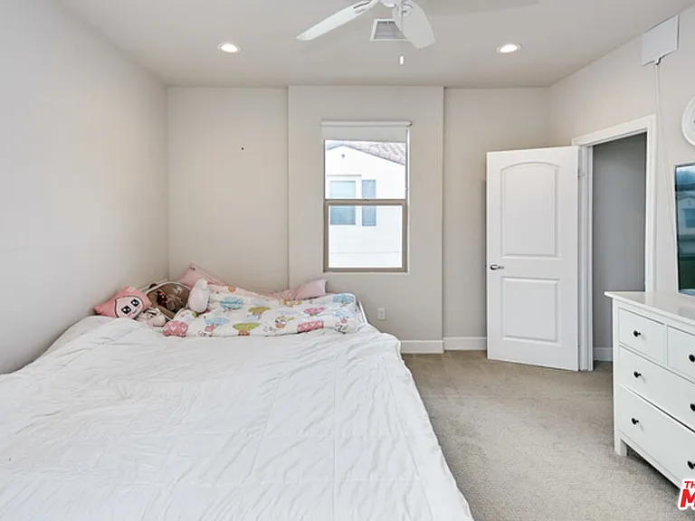 9831 Alburtis Ave #37 — Photo 32