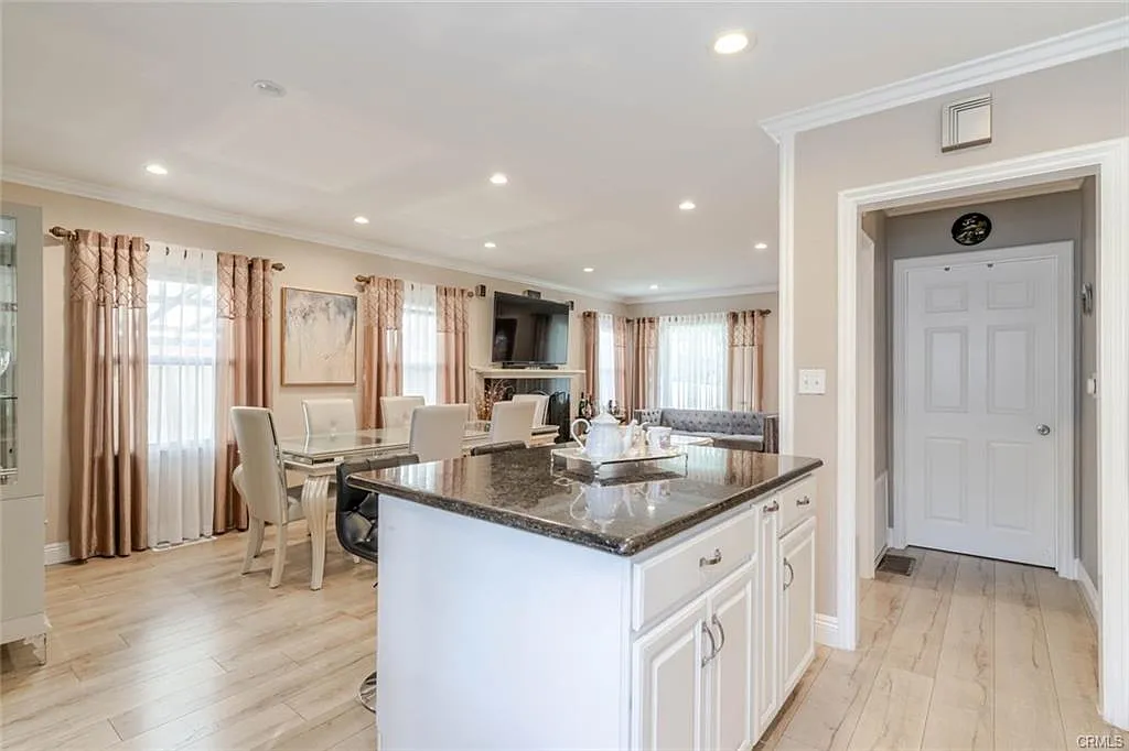 3302 Paraiso Way — Photo 4