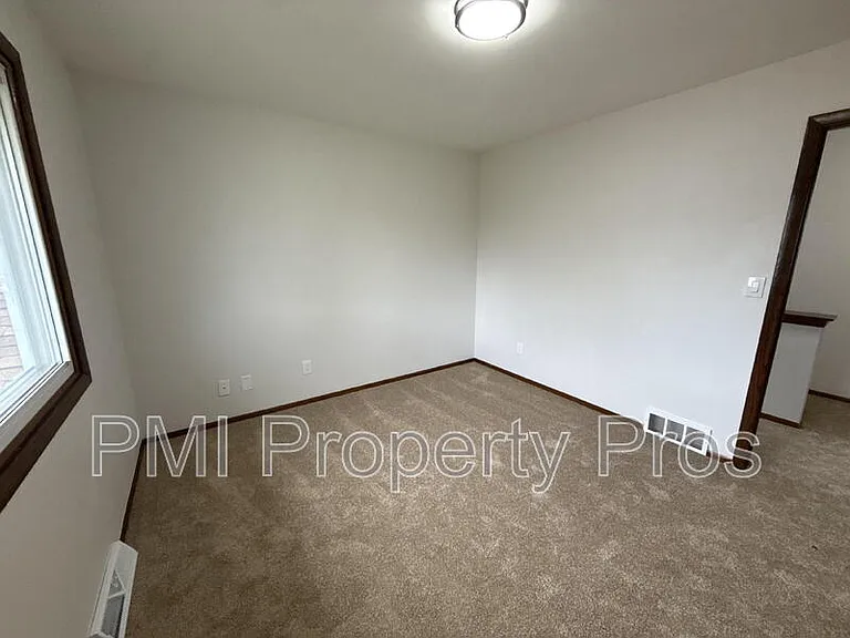 8150 S 88th St — Photo 30