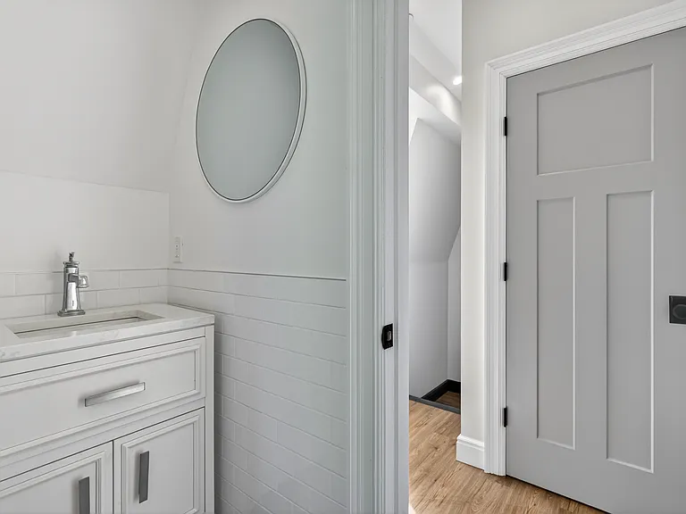 High-end Bath and Shower Fixtures