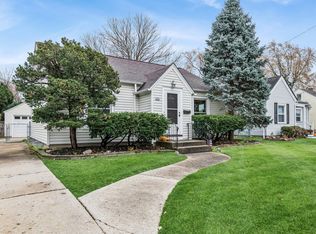 231 S Aldine St, Elgin, IL 60123