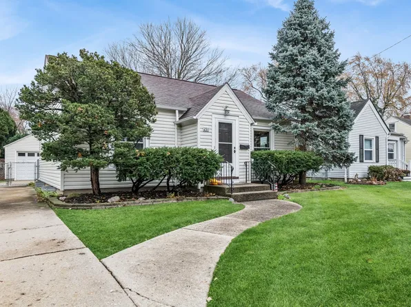 231 S Aldine St, Elgin, IL 60123