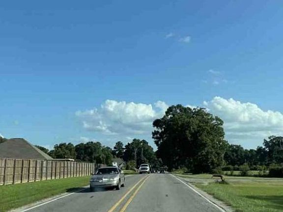 Exterior Neighborhood (street photo)