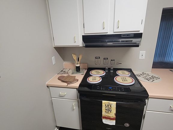 3rd image of 600 Colfax St #137