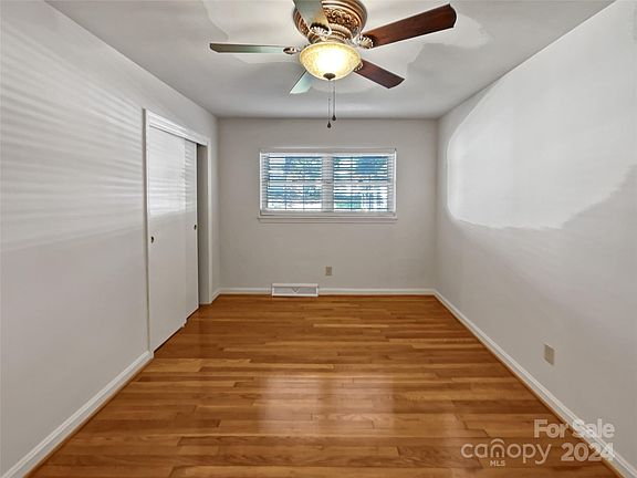 5th image of 539 Downey Pl