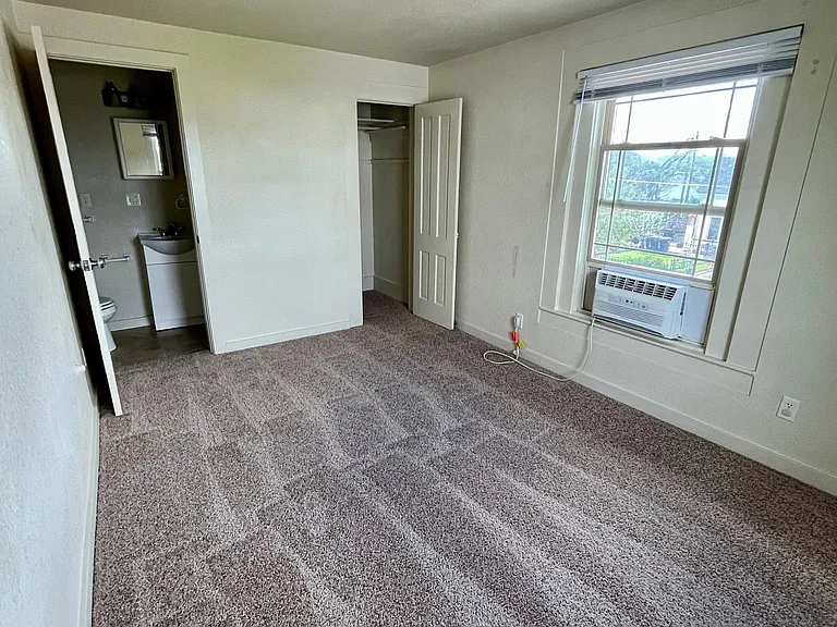 245 Grape St #2 — Photo 5