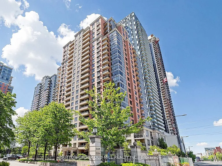 5233 Dundas St W #2022 — Photo 1