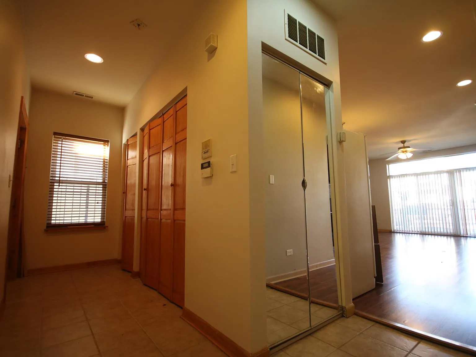 2 bed, 1100 sqft, $1,800 — Photo 4