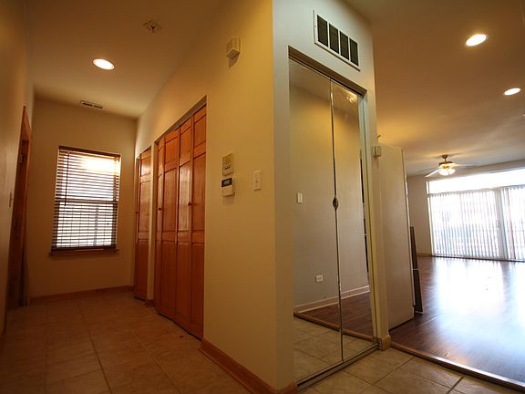 4th image of 5933 W Huron St APT 1N