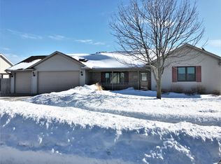 2242 Hearthstone Dr, Kaukauna, WI 54130