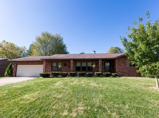 417 Weatherstone Dr, Belleville, IL 62221