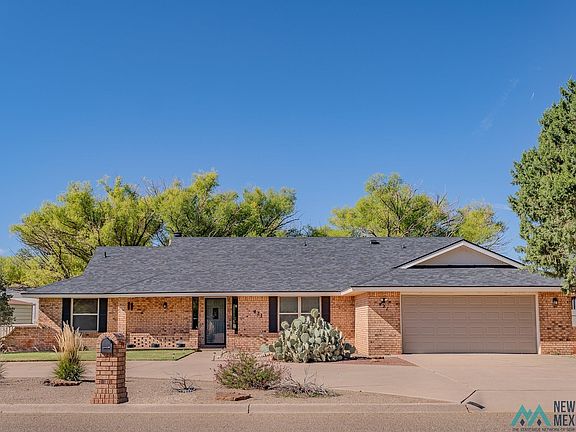 2nd image of 421 Diamondhead Dr