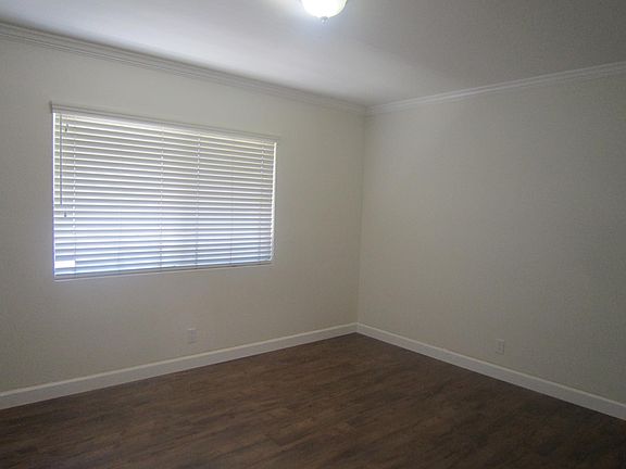 5th image of 18639 Liggett St