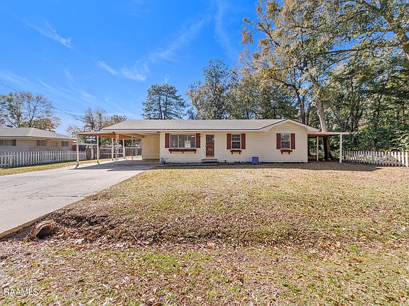 2nd image of 305 Belle Dame Dr
