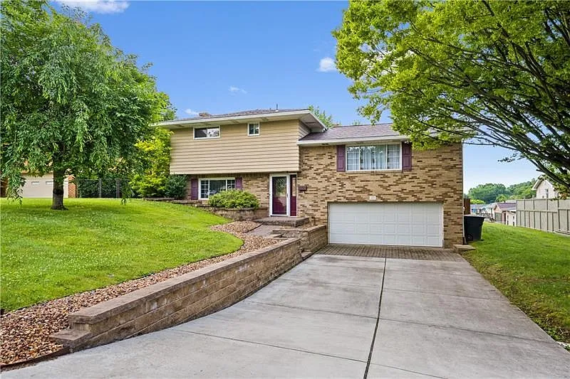 123 Manchester Dr photo 1