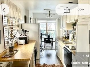 150 Main St APT 201, Pewaukee, WI 53072