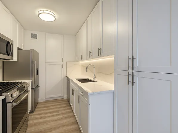 1735 York Avenue image 3 of 23