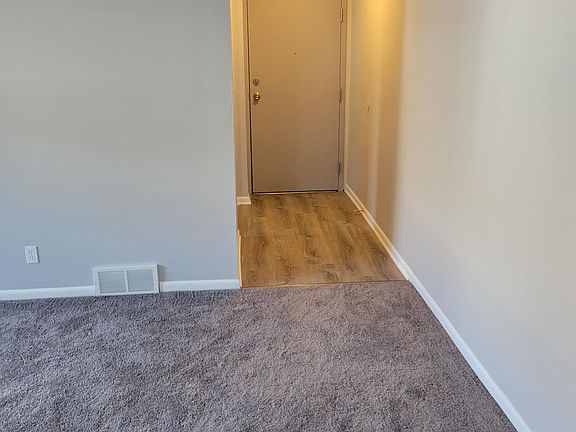 2nd image of 115 Denrose Dr #115