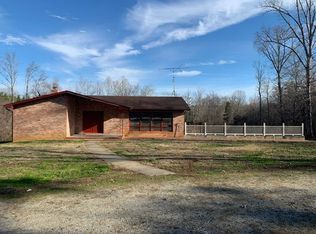 2750 Old Cox Rd, Chase City, VA 23924