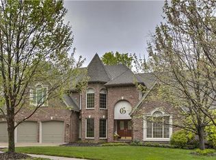 6151 N Hull Dr, Kansas City, MO 64151