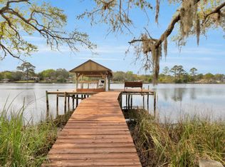 6631 Avenida De Galvez, Navarre, FL 32566