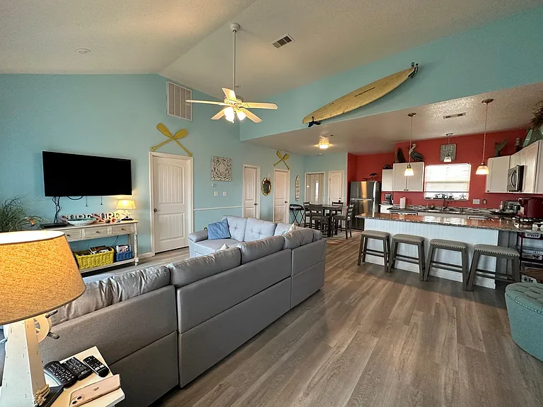 124 Howard Ave #D — Photo 11